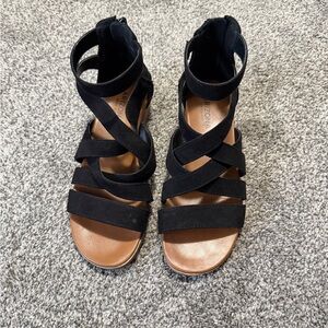 Arizona Jean Company Women's Black Strappy Sandals